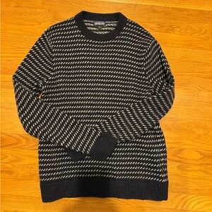 Patagonia Navy and Cream Crewneck Sweater